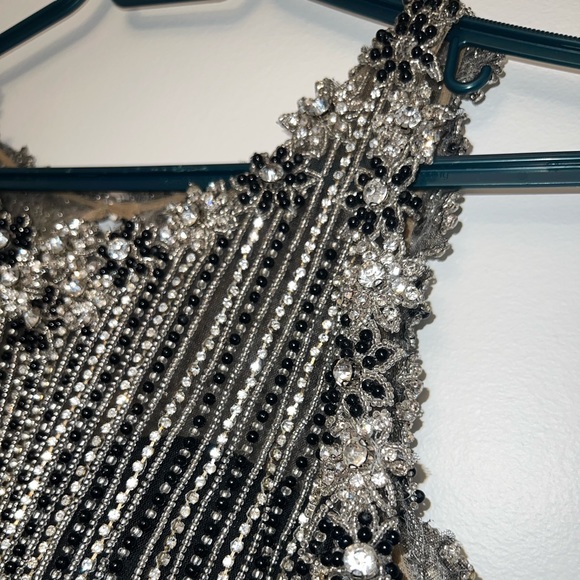 Elegant dress - Picture 7 of 7